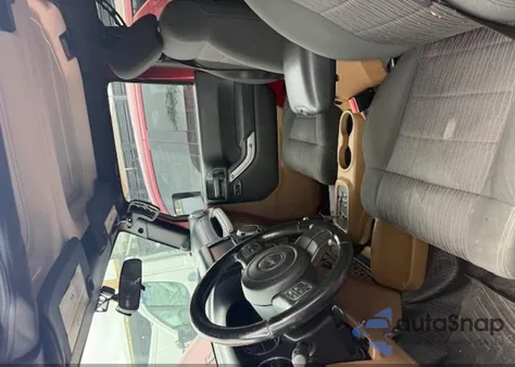 2012 Jeep Wrangler Unlimited Sahara z USA, uszkodzony, nr VIN 1C4HJWEG9CL202167